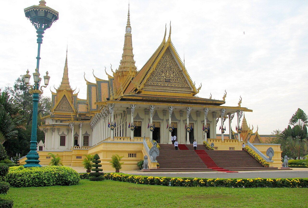 Hoàng cung Campuchia ở Phnom Penh, nơi Thủ tướng Lê Minh Hùng chào xã giao Quốc vương