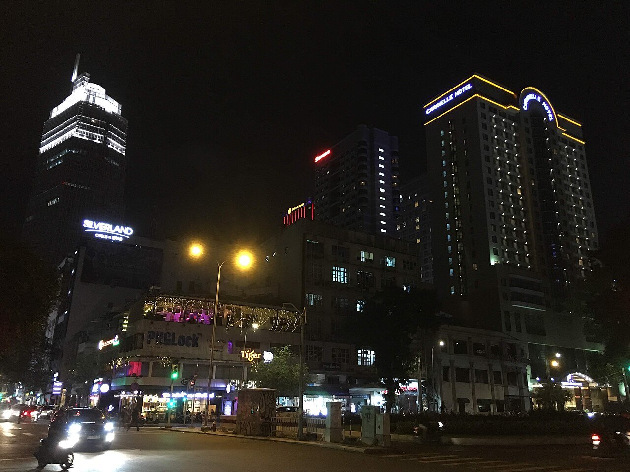 Một góc TP.HCM về đêm (ảnh minh họa)